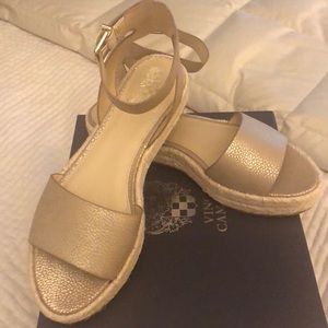 Vince Camino wedge sandal (gold)